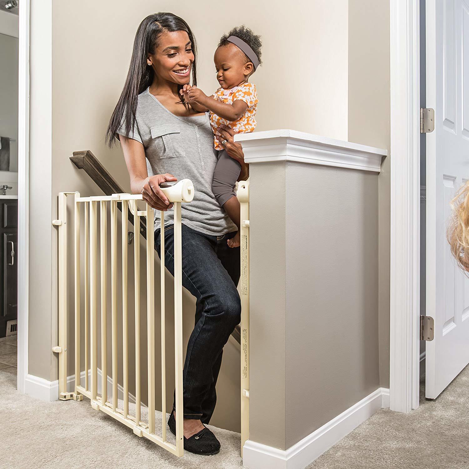 Evenflo Easy Walk Thru Top of Stairs Gate Review