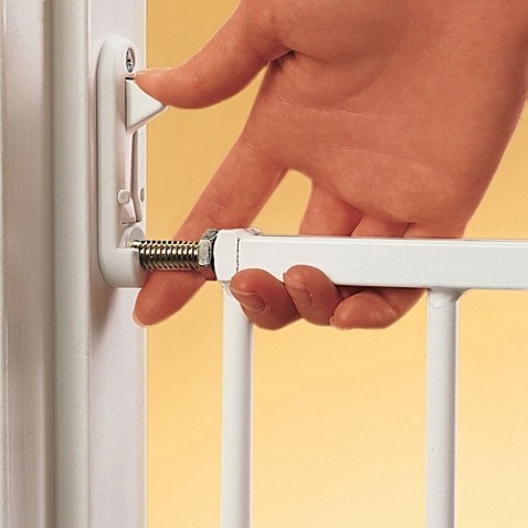 Ease of opening baby gate